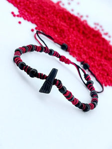 Azabache bracelet en forma de puño con Cuentas negras hecho a mano (hilo rojo y negro)