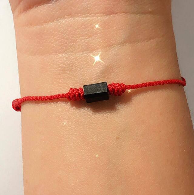Brazalete Azabache Puño cuadrado