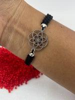 Pulsera de Macramé con Dije Flor de la Vida